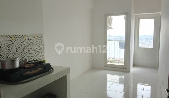 Apartmen Puncak Cbd Wiyung 2Br Kosongan Ada Ac dan Kompor