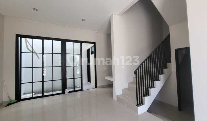 New Fresh House in Dian Istana Near Graha Famili and Darmo Permai