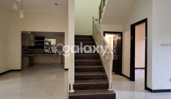 Rumah Keren 2 LT di Pondok Maritim Wiyung Kebraon Surabaya Barat Rumah Keren 2 LT di Pondok Maritim Wiyung Kebraon Surabaya Barat