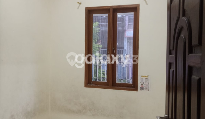 Ready-to-occupy house in Lakarsantri, Lidah Kulon, Wiyung, West Surabaya.