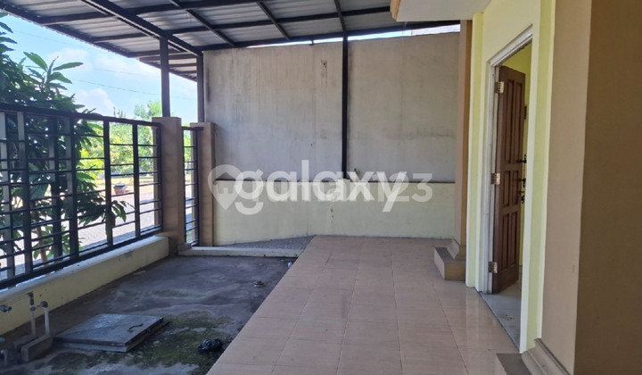 Ready-to-live house in Puri Safira Menganti, West Surabaya. Ready-to-live house in Puri Safira Menganti, West Surabaya.