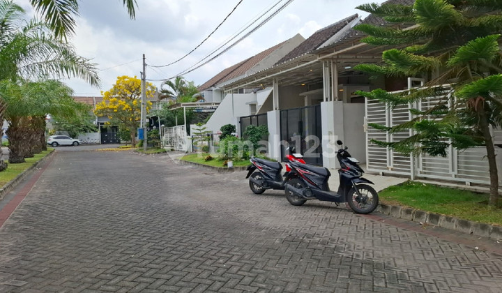 2-Story House Ready to Live In