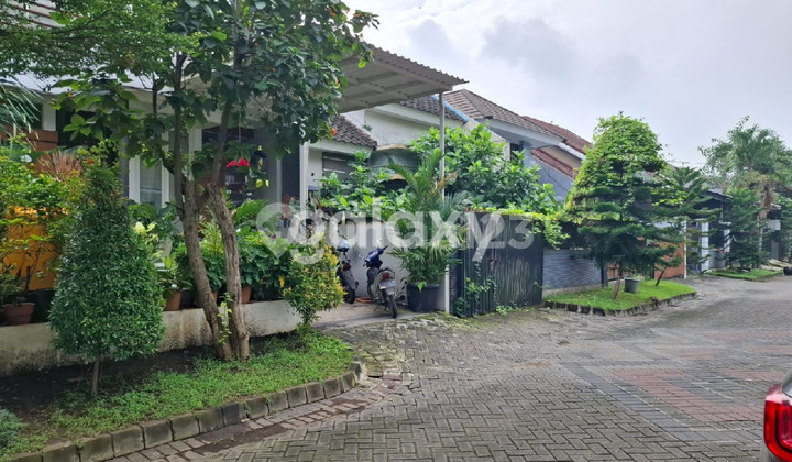 Beautiful 2-story house in West Surabaya, near the toll road, near the hospital, near Citra. 2
