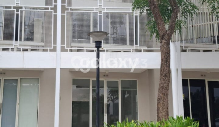 A 3-story ready-to-use shophouse in Graha Natura near Citra Land West Surabaya. A 3-story ready-to-use shophouse in Graha Natura near Citra Land West Surabaya.