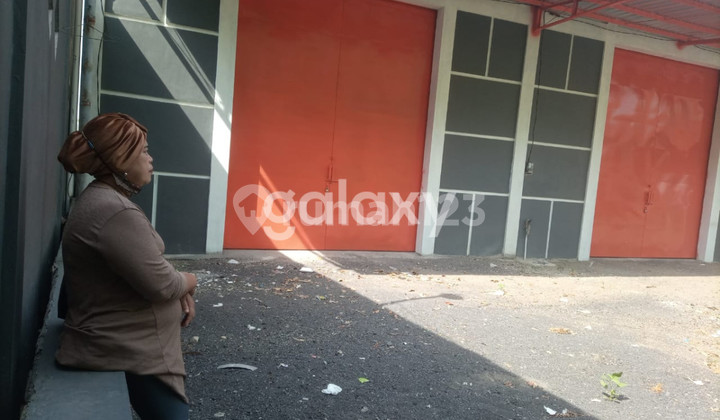 Ready-to-use warehouse in Kedamean, West Surabaya. Ready-to-use warehouse in Kedamean, West Surabaya.