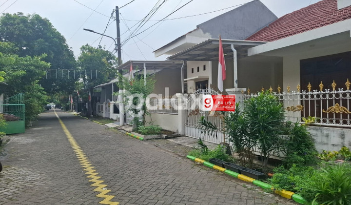Ready-to-occupy house in Lakarsantri, Lidah Kulon, Wiyung, West Surabaya.