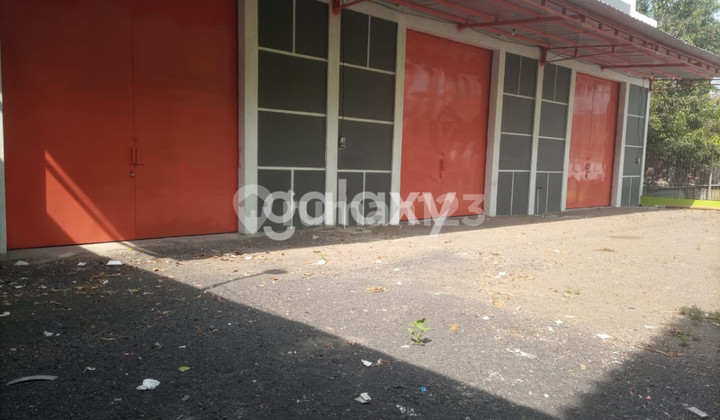 Ready-to-use warehouse in Kedamean, West Surabaya. Ready-to-use warehouse in Kedamean, West Surabaya.