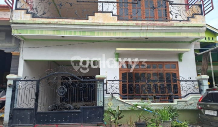Two-story house ready to occupy, located in a densely populated residential area, suitable for business.