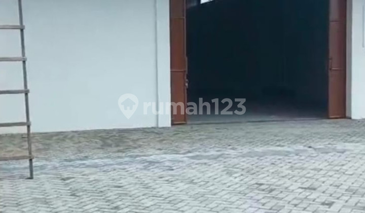 Ready-to-Use Warehouse for Any Business at Nol Jalan Raya Menganti Gresik