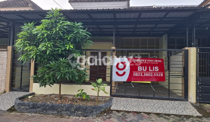 Ready-to-live house in Puri Safira Menganti, West Surabaya. Ready-to-live house in Puri Safira Menganti, West Surabaya.