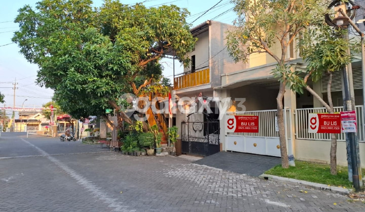 two-story ready-to-occupy house in Menganti, West Surabaya two-story ready-to-occupy house in Menganti, West Surabaya