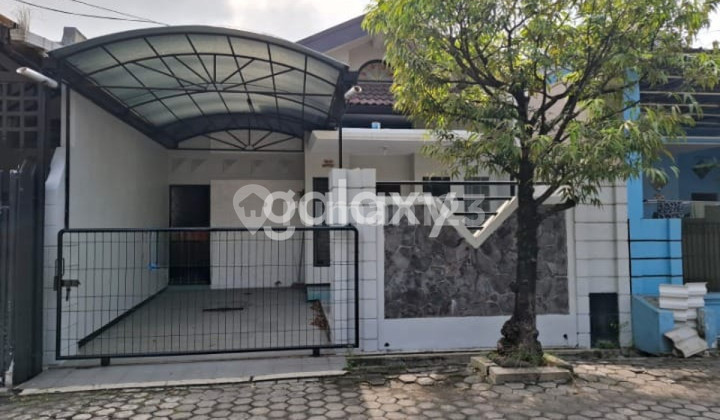 Ready-to-occupy house in Pondok Indah Wiyung Menganti garden, West Surabaya.
