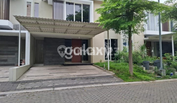 Livable house in northwest Citra Land lake view 1