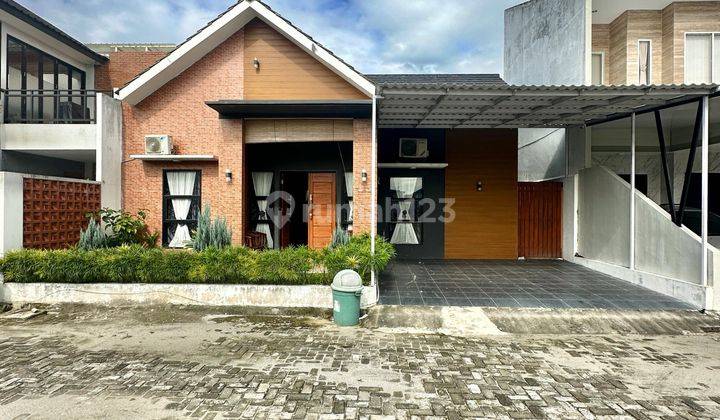 Rumah Siap Huni, Bagus, Full Firnished, dalam Komplek Elite di Jl. Flamboyan Raya, Medan Selayang 2