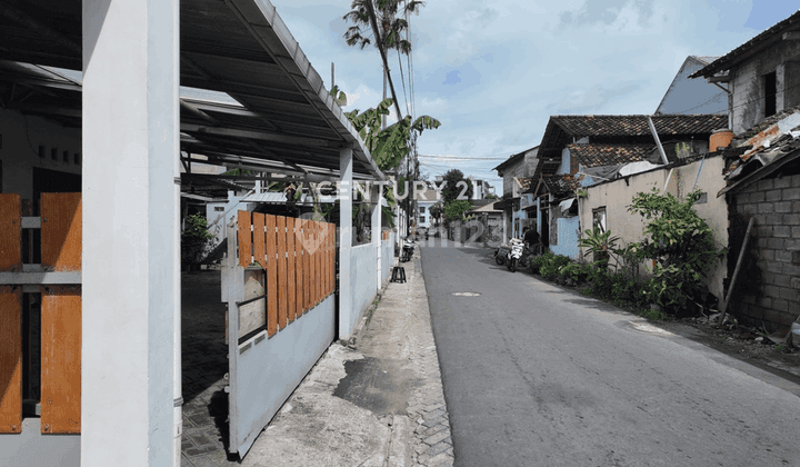 Rumah LT 692 M2 Lokasi Strategis Untuk Investasi Di Kledokan