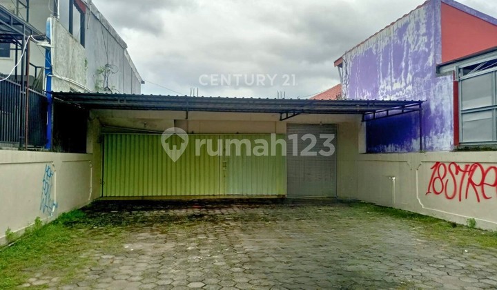 Ruko di Jl Sambisari dengan Pendopo Luas Hanya 1Km ke Jl Solo