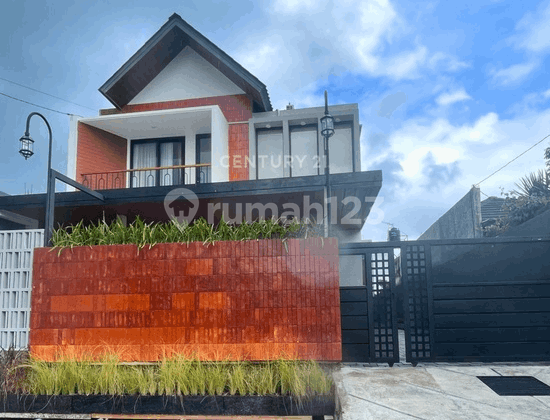 House and 3 New Villa Units Near Sleman City Hall 2