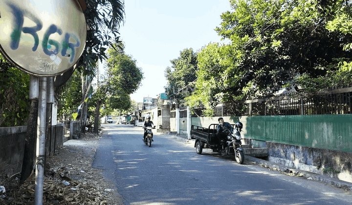 Rumah 2 Lt 4 KT Hadap Selatan Di Jl Garuda Tahunan Kusumanegara 2