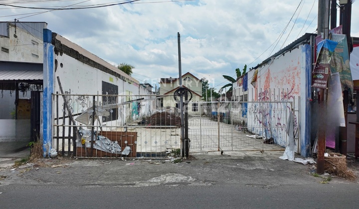 Land and Building on Nologaten Street, Depok, Ideal for Business