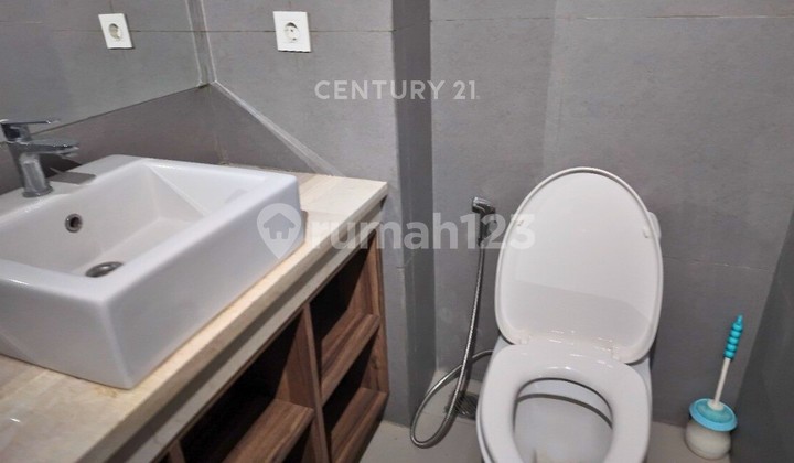 Studio Type Apartment Fully Furnished Only 100 M From Mirota Kampus