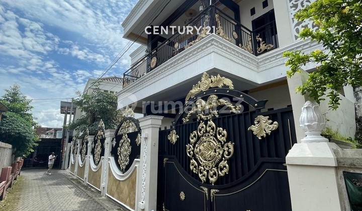 Classic Luxury House with 11KT Exclusive Living Cost in the Heart of Jogja City Classic Luxury House with 11KT Exclusive Living Cost in the Heart of Jogja City