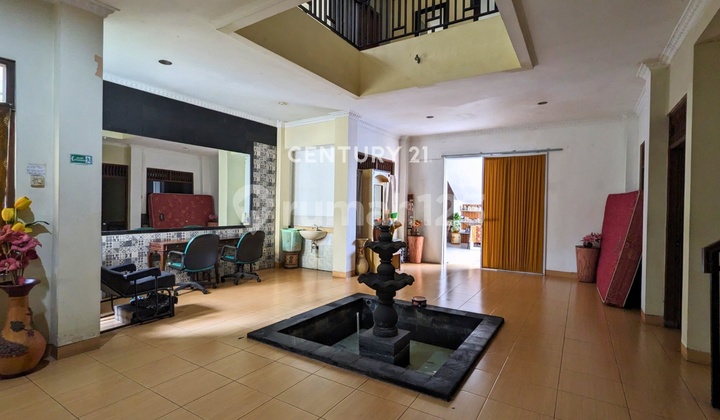 Strategic Shop House Near Hyatt Palagan Hotel, Suitable for Salon Business 2