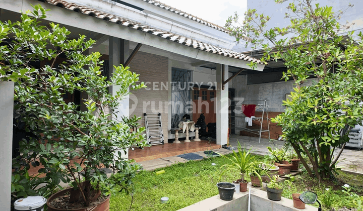 Rumah Kos 8 KT Hanya 350 M Dari Pamella 3 Cocok untuk Investasi Rumah Kos 8 KT Hanya 350 M Dari Pamella 3 Cocok untuk Investasi