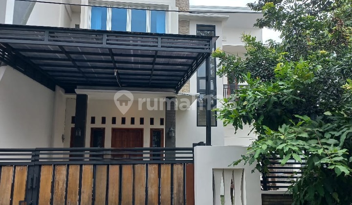 Dijual Cepat Rumah 2,5 Lantai Rapi Siap Huni Posisi Hoek di Cluster Mahoni Taman Royal 1 Tangerang
