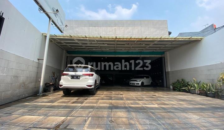 Harga Turun - Dijual Bangunan Ex Showroom Mobil Karawaci - Tangerang