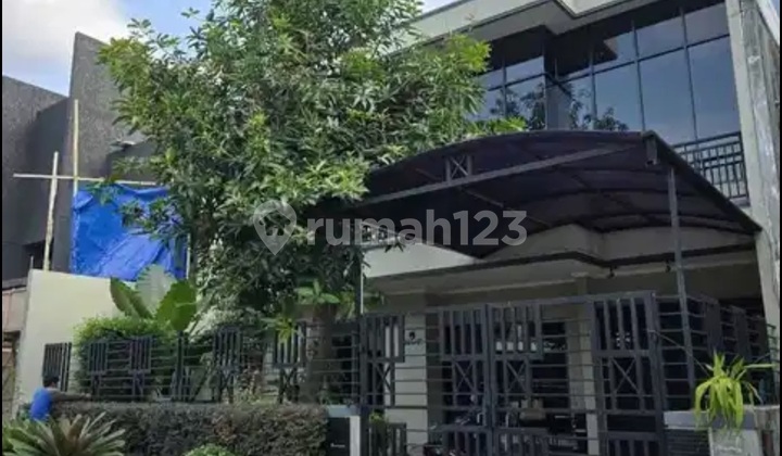 Rumah Modernland Madrid - Semi Furnished, Rapi Dan Cantik - Tangerang 2