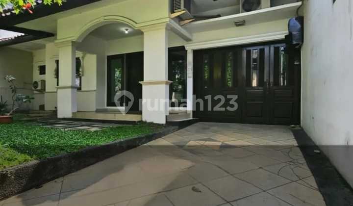 Turun Harga! For Sale Pondok Indahrumah Hitung Tanah 1 Lantai Private Pool Area Favorite, Prime Area