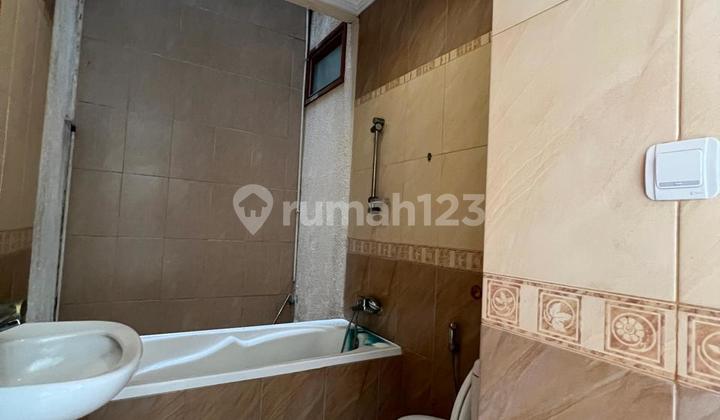 Setra Duta Complex House Mainroad Std 11-07 Land Area 375 Building Area 650 2