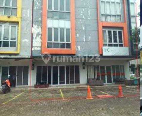 The Suites Metro Ruko Apt. 1.5m/year, 144m² land, 468m² building, 4 bedrooms, 2 bathrooms, 4 cars. Vacant. L.