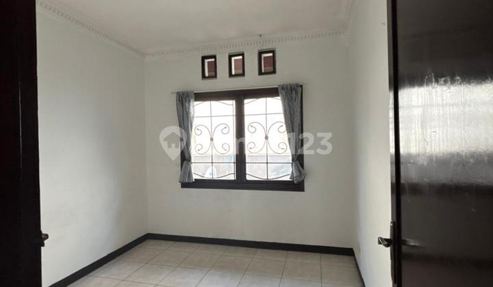 Kbp Wangsa 1 House, 5 Bedrooms, 220m² Building Area, 125m² Land Area, With Front and Back Yard, 12m Street Width 2
