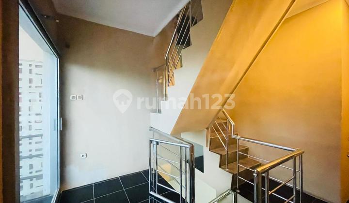 House in Jingganegara 3 Bedrooms, Land Area 108m², Building Area 200m²