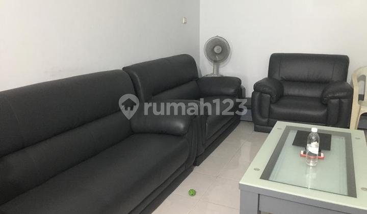 Melong Asih, Certificate of Ownership 2.5 floors. Price Below Bank Appraisal, Km2 Kt3 Car6, Building Length 4 meters, Width 168, Land Area 70, South-facing. 2
