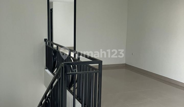 Setiabudi Regency Pool 2.95mlyr Floor 203 Land 300 Bedrooms 5+1 Bathrooms 3+1 Cheap This 2