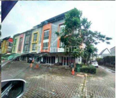 The Suites Metro Ruko Apt. 1.5m/year, 144m² land, 468m² building, 4 bedrooms, 2 bathrooms, 4 cars. Vacant. L.