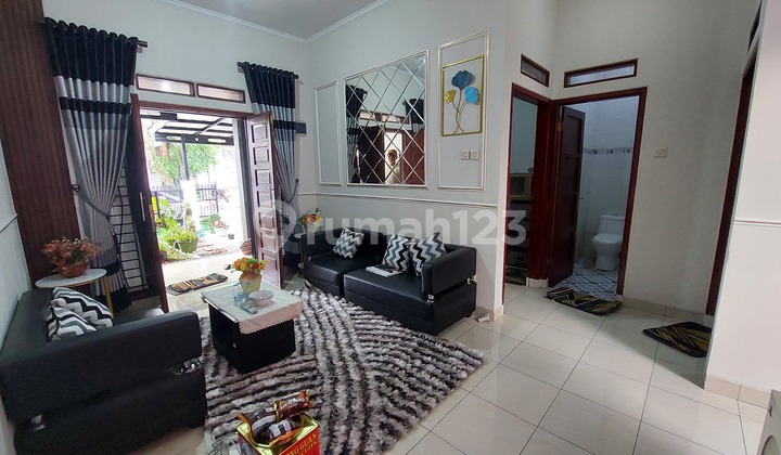Fully Furnished 2-Bedroom &#43; 1-Bathroom &#43; Carport &#43; Main Road in Compound 1