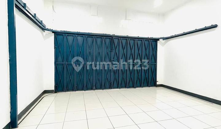 Mainroad Astana Anyar Shop House, Land Area 127 m², Building Area 171 m²