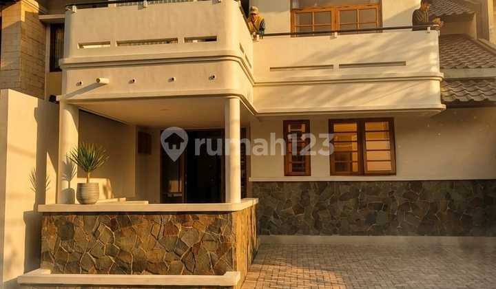 Btd House in Wangsakerta, 4 Bedrooms Fully Furnished, Land Area 162 m², Building Area 260 m², Swimming Pool Included, 15-Year Warranty.