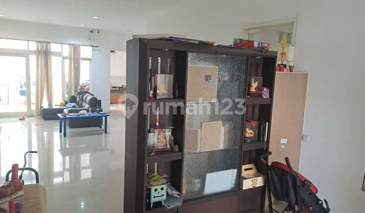 Inner Wing Complex 2+1 Bedrooms 2km Land 11m Car2gar1 Good 2