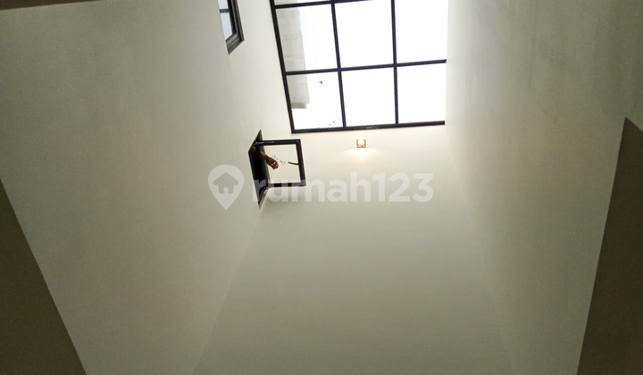 RUMAH MILLENIAL KEKINIAN  DI METLAND PURI, JAKBAR 2