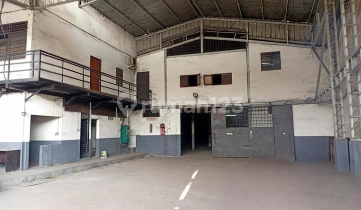 Ready-to-Use Warehouse on Jl Raya Narogong, Bantar Gebang, Bekasi Ready-to-Use Warehouse on Jl Raya Narogong, Bantar Gebang, Bekasi