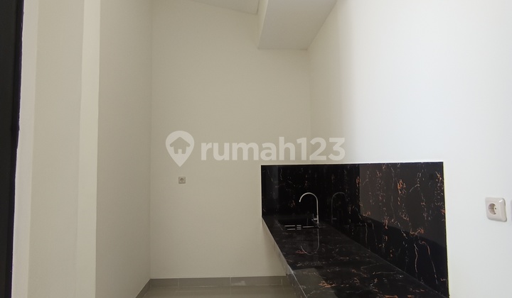 Ready-to-Occupy Modern Minimalist New House in Nusaloka BSD 2