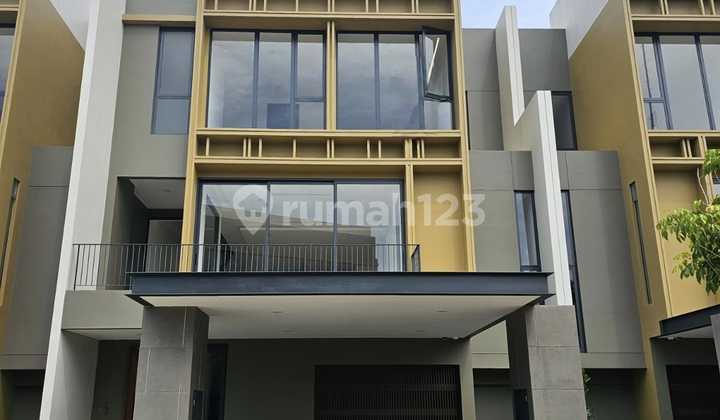 Very Neat Luxury House in Enchante BSD Very Neat Luxury House in Enchante BSD