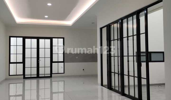 Rumah Mewah di Suvarna Sutera - Cluster Helios Prime, Siap Huni Rumah Mewah di Suvarna Sutera - Cluster Helios Prime, Siap Huni