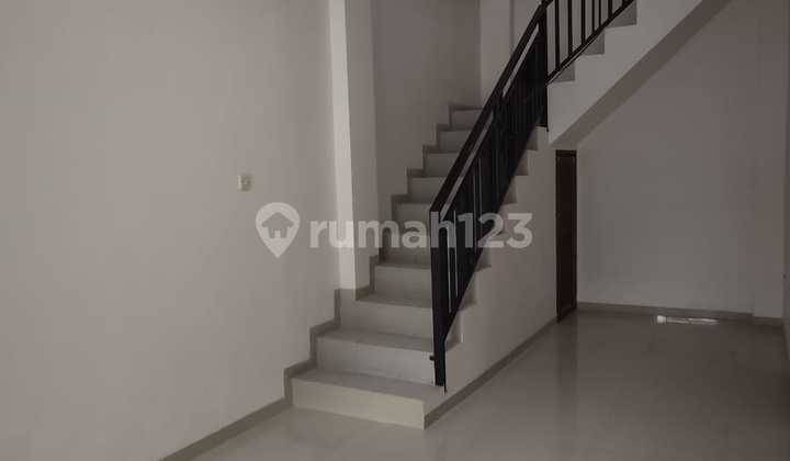 Rumah Baru Renovasi Di Serpong Dekat Tol Kunciran 2