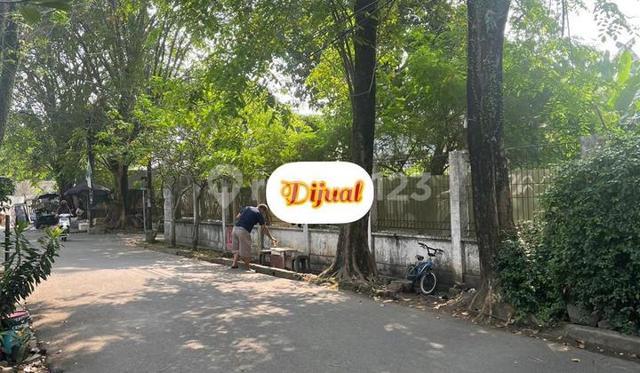 Tanah Hoek Luas 953 m2 SHM di Depsos Veteran, Jaksel