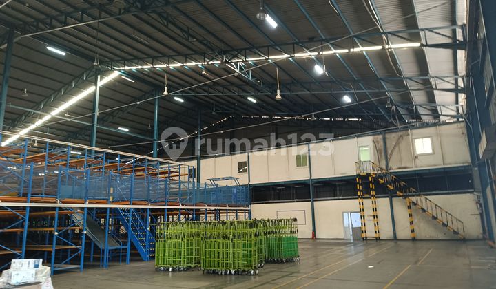Wide Warehouse Ready to Operate in Cakung Area, North Jakarta